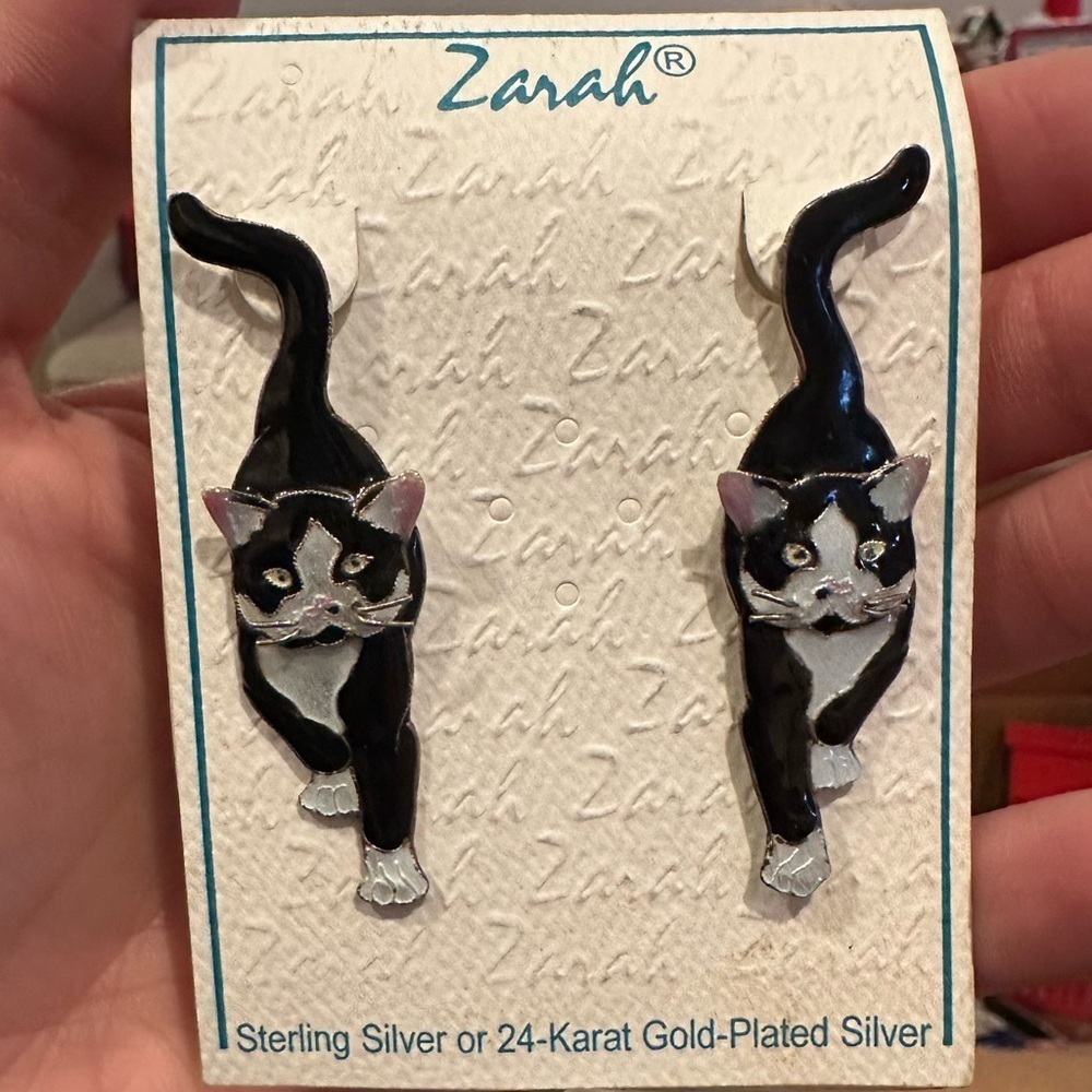 Zarah Linda Bolhuis Socks Tuxedo Cat 24K Enamel Dangle Earrings 1.25 in. NEW